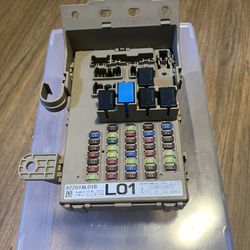 2015-2018 Subaru Outback  Interior Fuse Box Relay Junction Block  82201AL01B