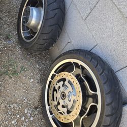 Harley Davidson  Wheels. And Tires. Street  Glide 