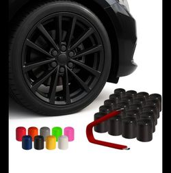 Black lug nut covers