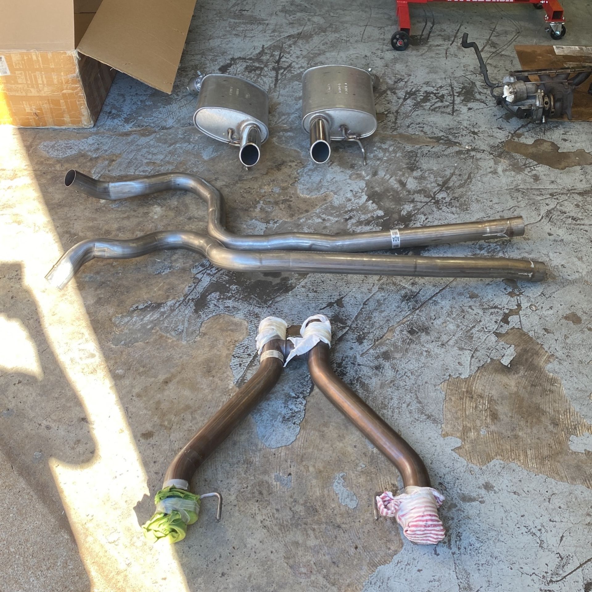 2005-2009 Ford Mustang Gt Stock Exhaust System.