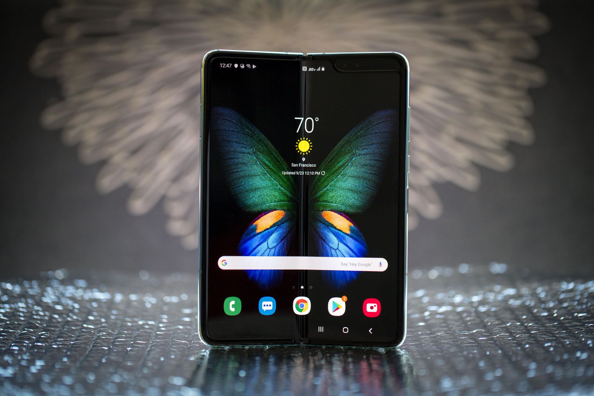 2 Week Old SAMSUNG GALAXY FOLD (Perfect Condition)