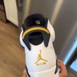  Jordan Retro 6 “yellow Ochre” Size 10