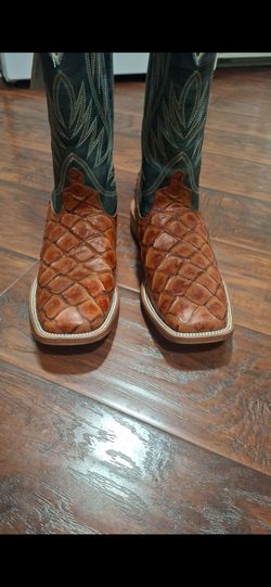 Boots men