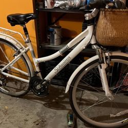 Schwinn Discovery city series cruiser bike