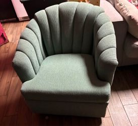 Vintage 1970s Channel-Tufted Scallop Shell Barrel Chair – Sage Green