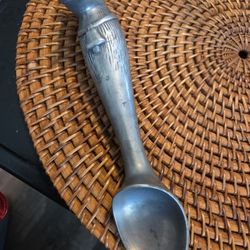 Vtg Arthur Court 2002 Cow Heavy Aluminum Ice Cream Scoop