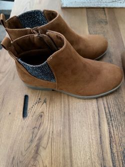 Girls boots