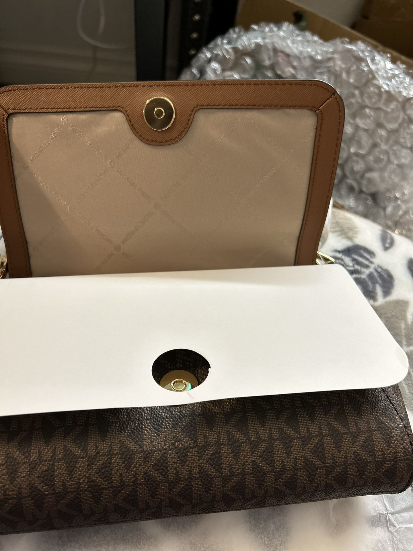 MICHAEL KORS MEDIUM LOGO CONVERTIBLE CROSSBODY BAG. Brand New. for Sale in  Portland, OR - OfferUp