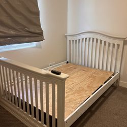 Baby Cache Convertible Crib (White)