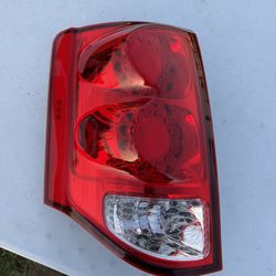 Dodge Caravan Driver Taillight 11-20