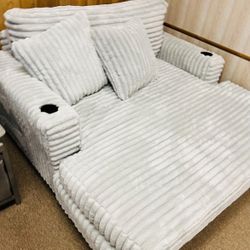 Stunning Nice Chaise Lounger! 