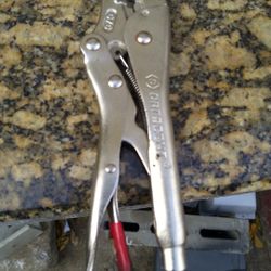Pliers 