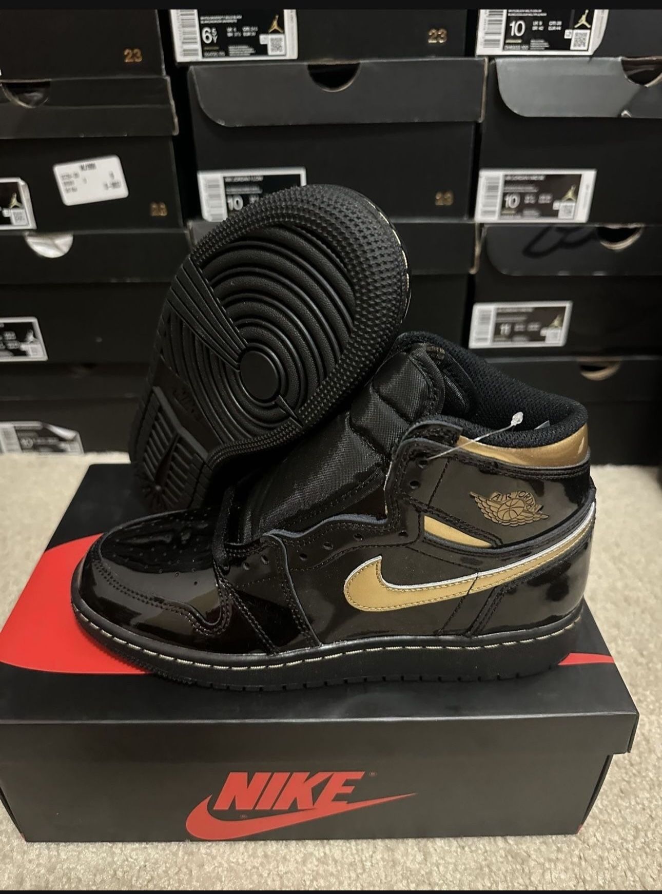 Nike Air Jordan 1 Retro High OG Metallic Black Gold 575441-032 Size 5.5Y Brand New