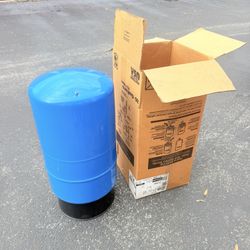 A.O. Smith 20.0-Gallon Vertical Well Pressure Tank