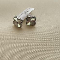 Clover Studs