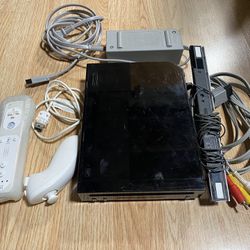 Nintendo Wii Console Black w/wimote,nunchuck,sensor bar,av cable,stand and power brick