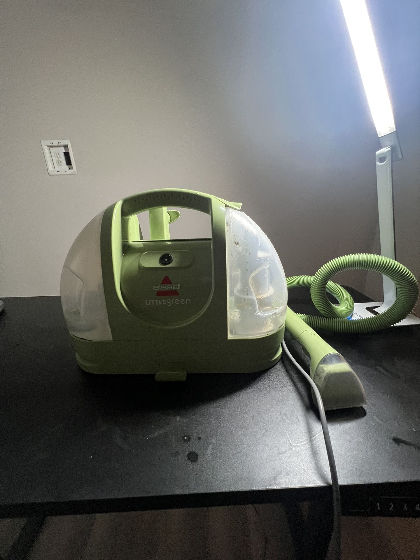 Bissell Upholstery and carpet cleaner handheld