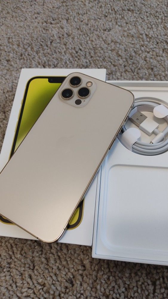 Iphone 12 Pro Unlocked 128 GB : LIKE NEW