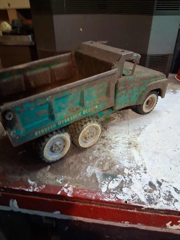 Structo Hydraulic Dumper