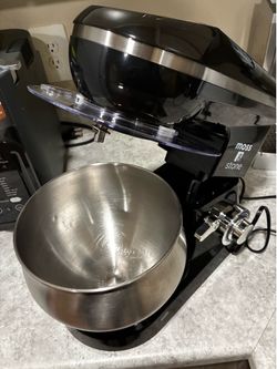 Moss & Stone 5.3 Qt Stand Mixer – Like New w/ Box & All Attachments – $100 OBO