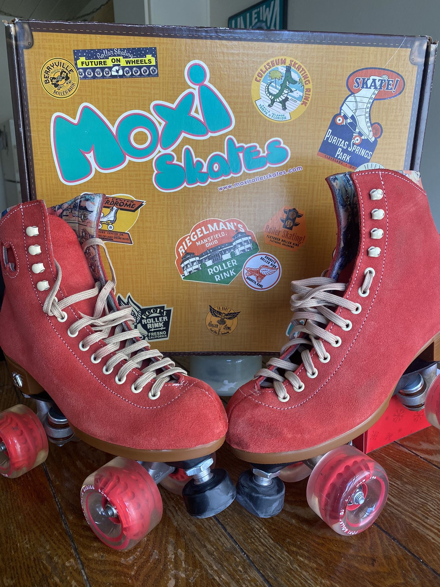 MOXI ROLLERSKATES