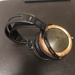Sendy  Peacock  Headphones and Amp