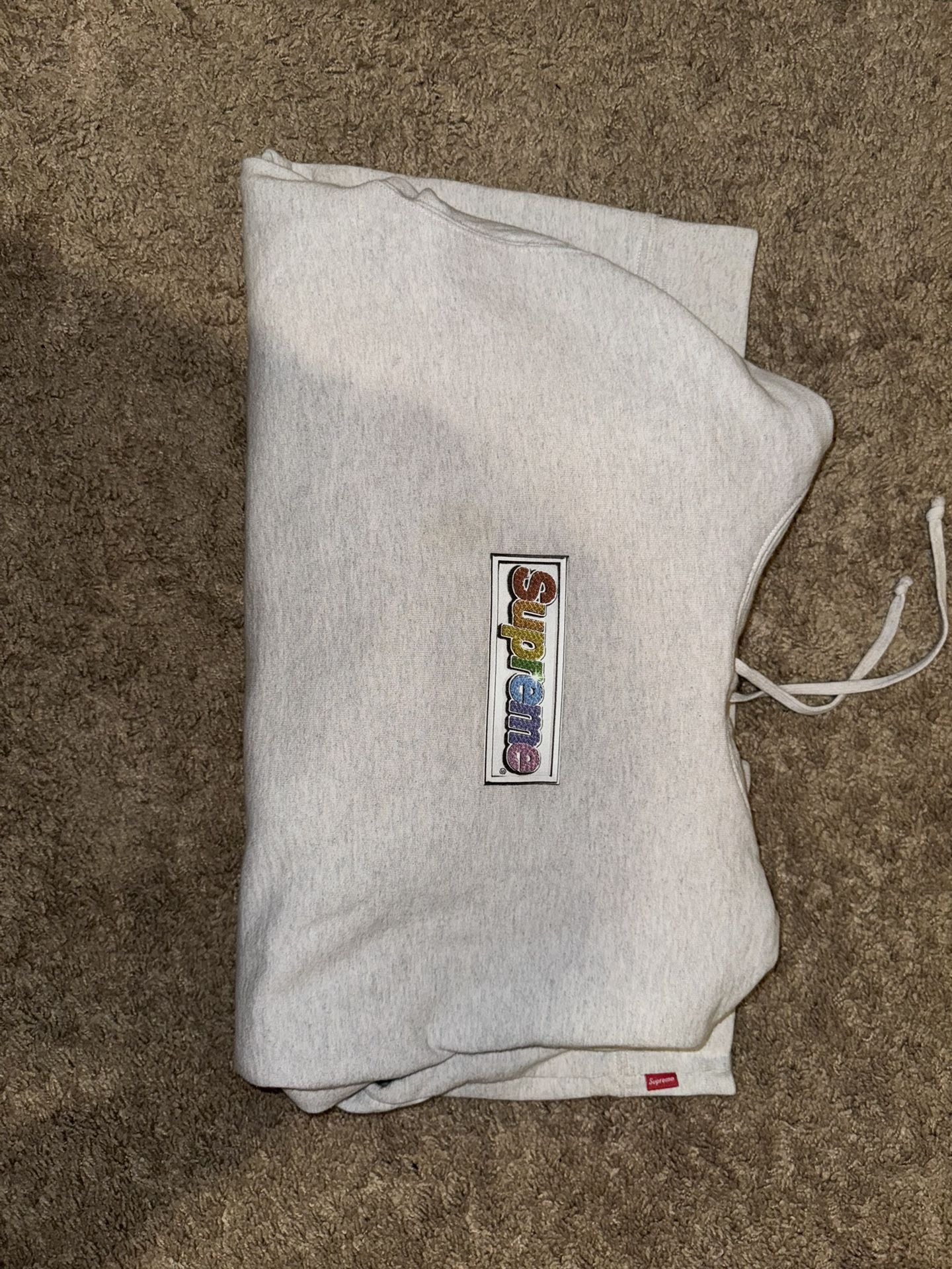 Supreme hoodie