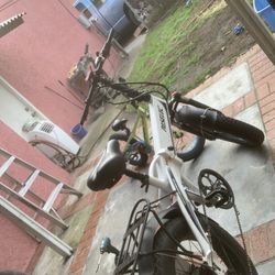 Páselec Mountain Bike With Fat Tires Runs Like New