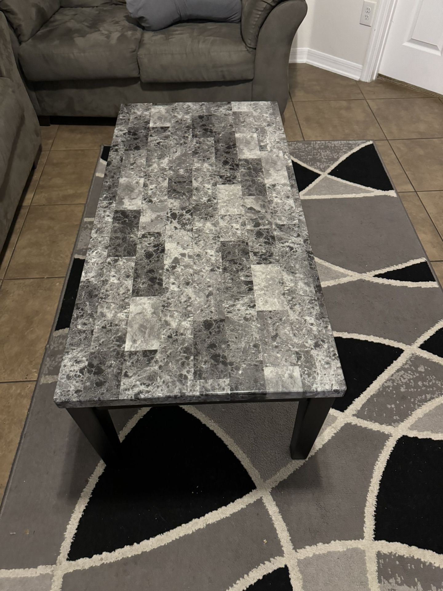 Living room table and End Tables