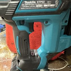 Makita Nail Gun 23 Gauge. Brand New  Batter & Charger