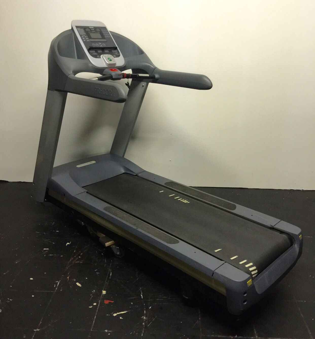 Precor 956i Full Commercial Treadmill