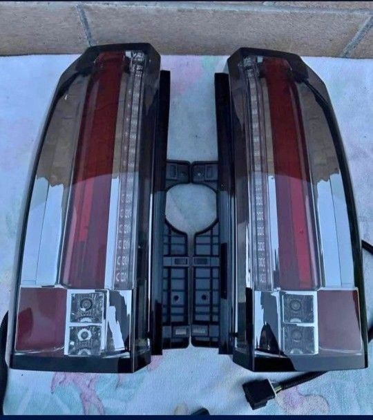 15-20 Chevrolet Tahoe Suburban LED Taillights Luces Traseras Calaveras Focos Luces Chevy