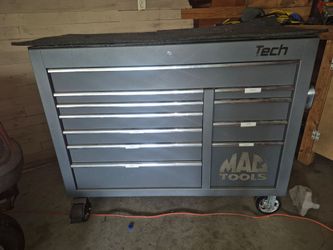 Mac Tools Tech Rolling Tool Cabinet