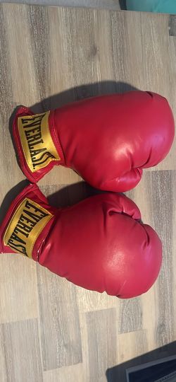 Boxing gloves