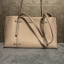 DKNY  New York Cream Hand Bag 