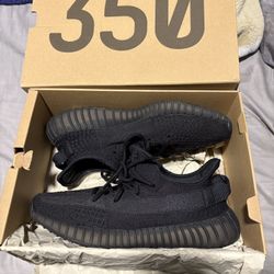Yeezy 350 Boost V2 - Onyx - Size 8.5 men’s