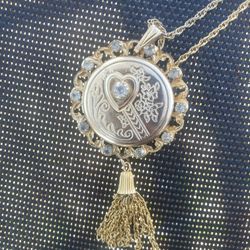 Necklace Picture Lockett 