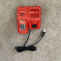 Milwaukee M18/M12 Rapid Charger
