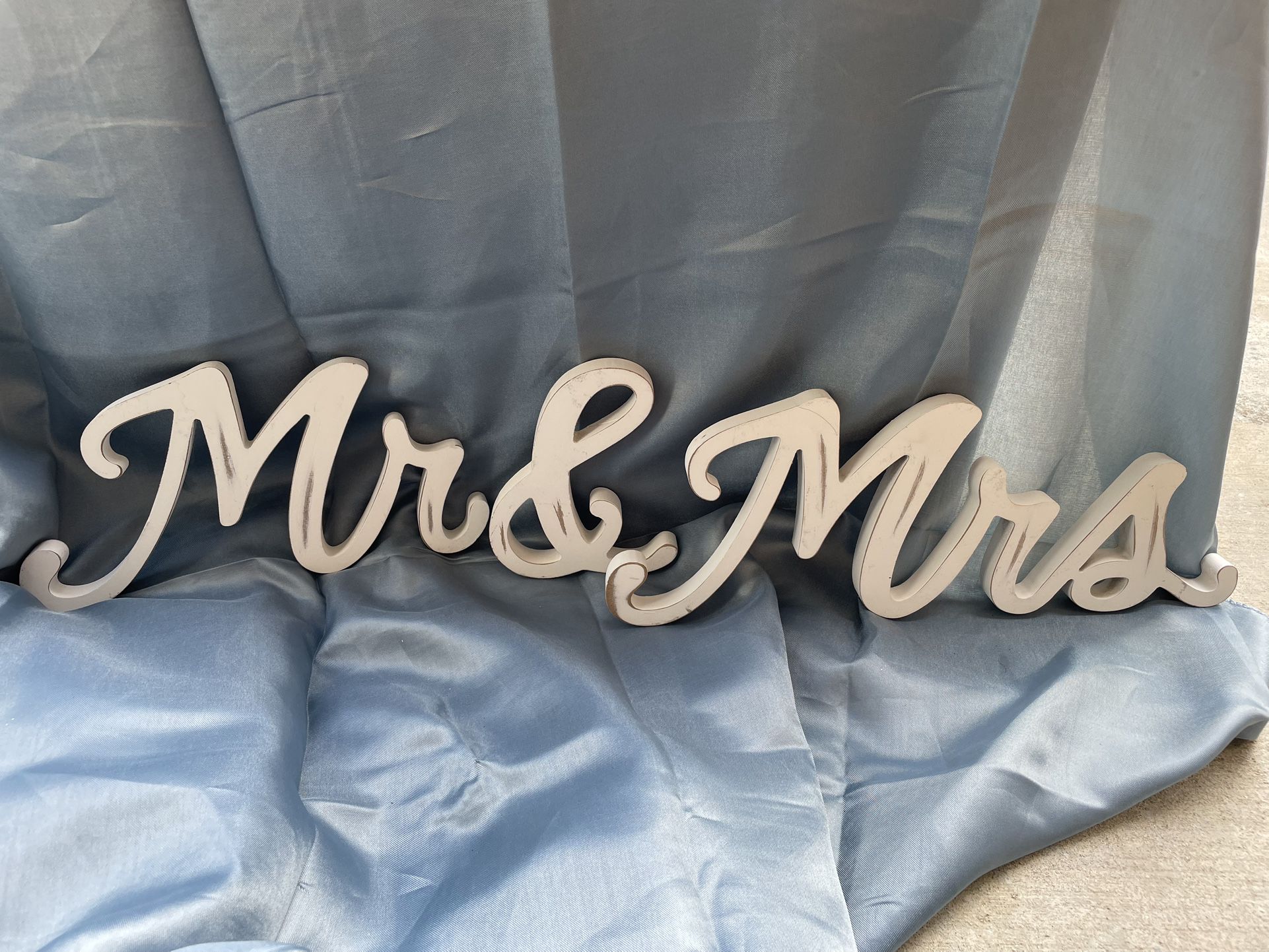 Mr & Mrs Sign 