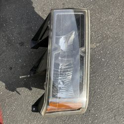 2006 Chevy Colorado Headlights 