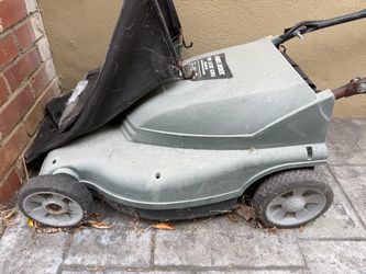 Lawn mower (black+decker)