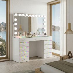 VANITII Fenair Vanity Set With 11 Drawers and 18 Bulbs Vanity Mirror