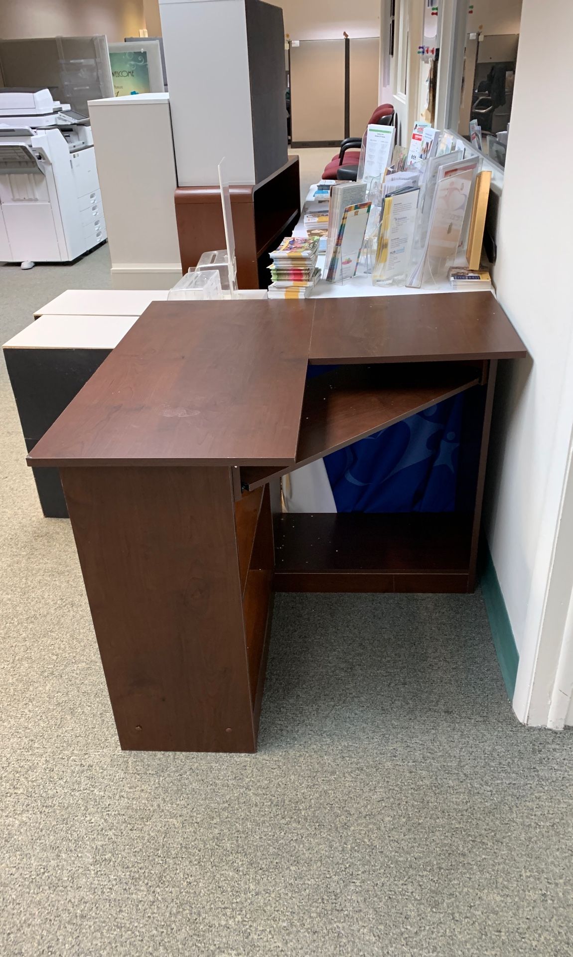 Corner desk- 35x35”. Great for small areas