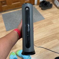 Motorola Cable modem Router AC1900 MG7550