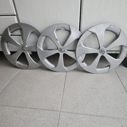 Prius Hubcups