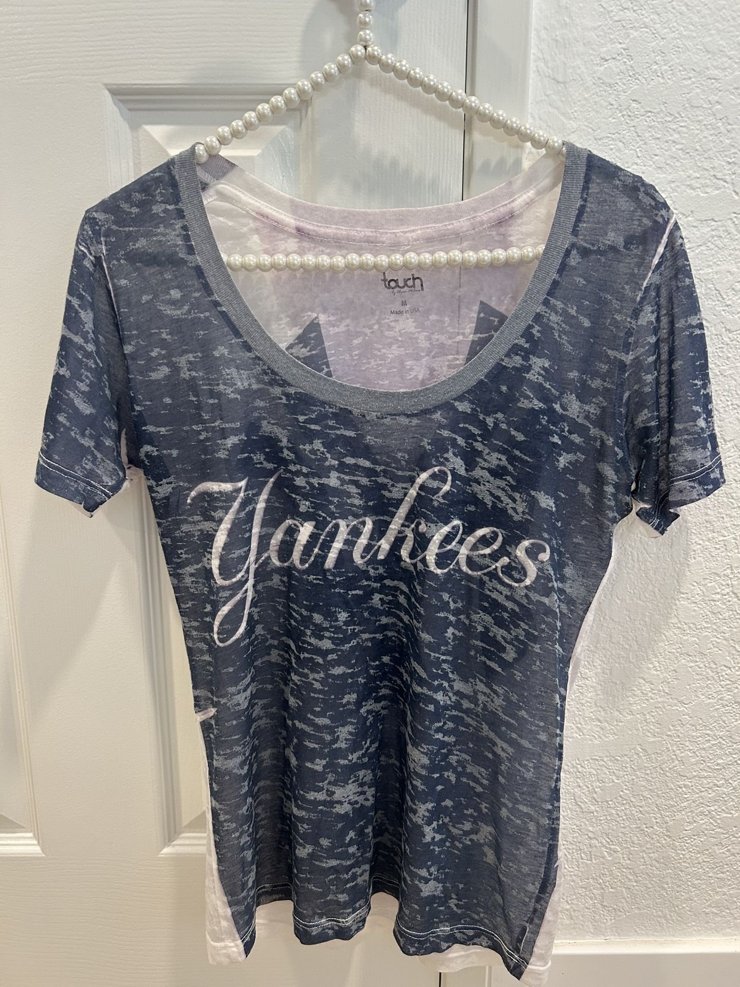 Ladies NY Yankees Shirt