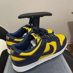 Nike Dunk Low Michigan Size 12