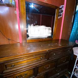 Large dressing table with the entire set