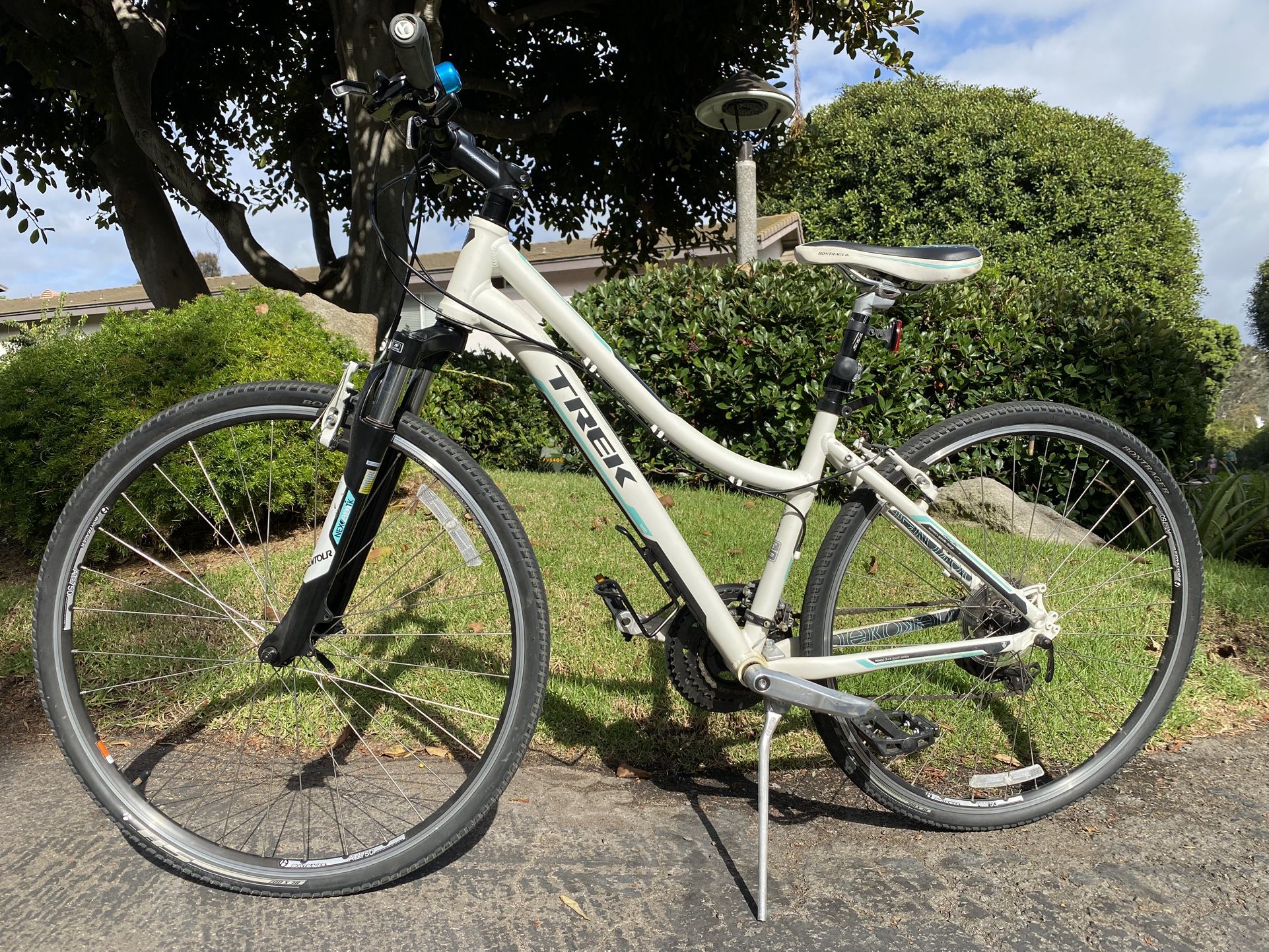Trek Women’s Hybrid Bike – 16” / 41 cm Frame – Excellent Condition