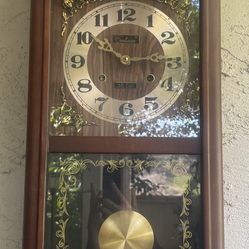 Antique wall clock ✨ Still chimes! ✨ - $50